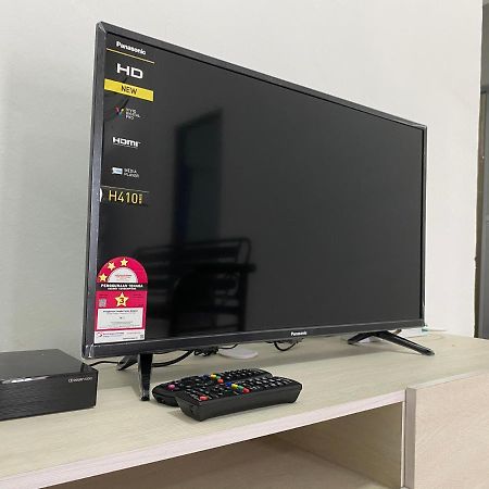 Cempaka Homestay Parit Raja Extérieur photo